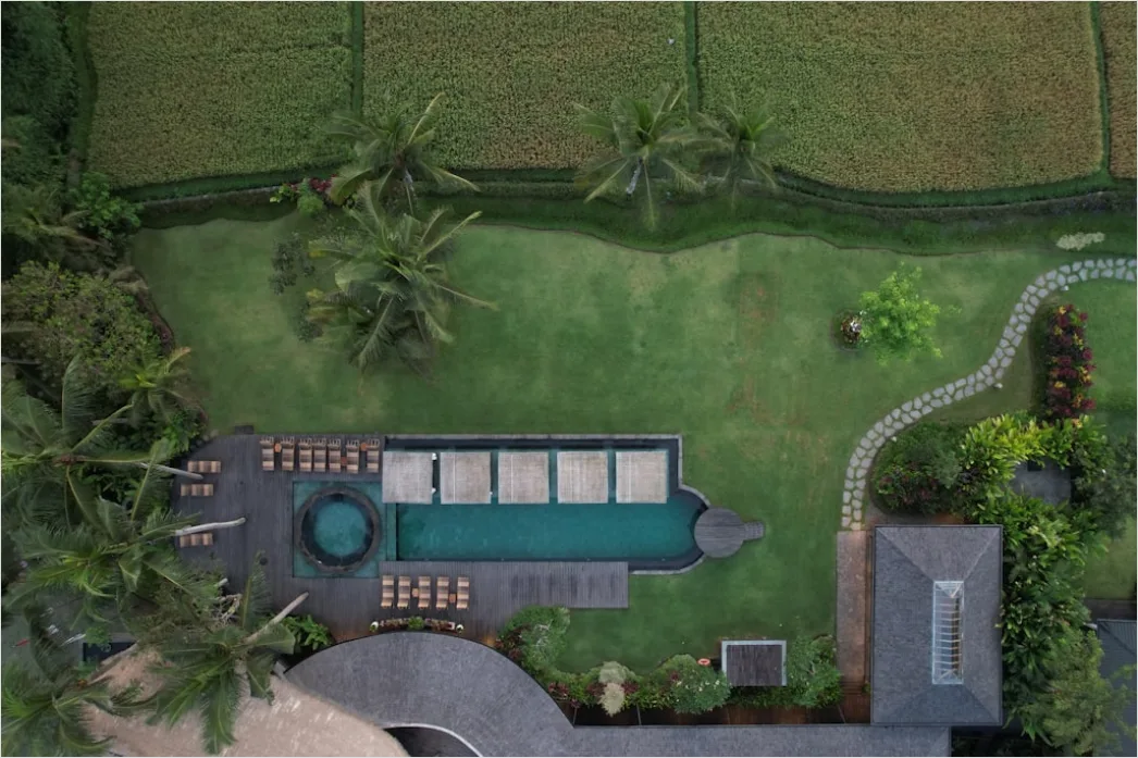 Detail Aerial House With Pool Number 18