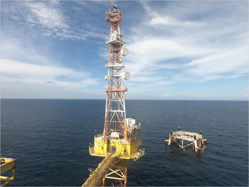 Detail Aerial Offshore Platforms Number 13