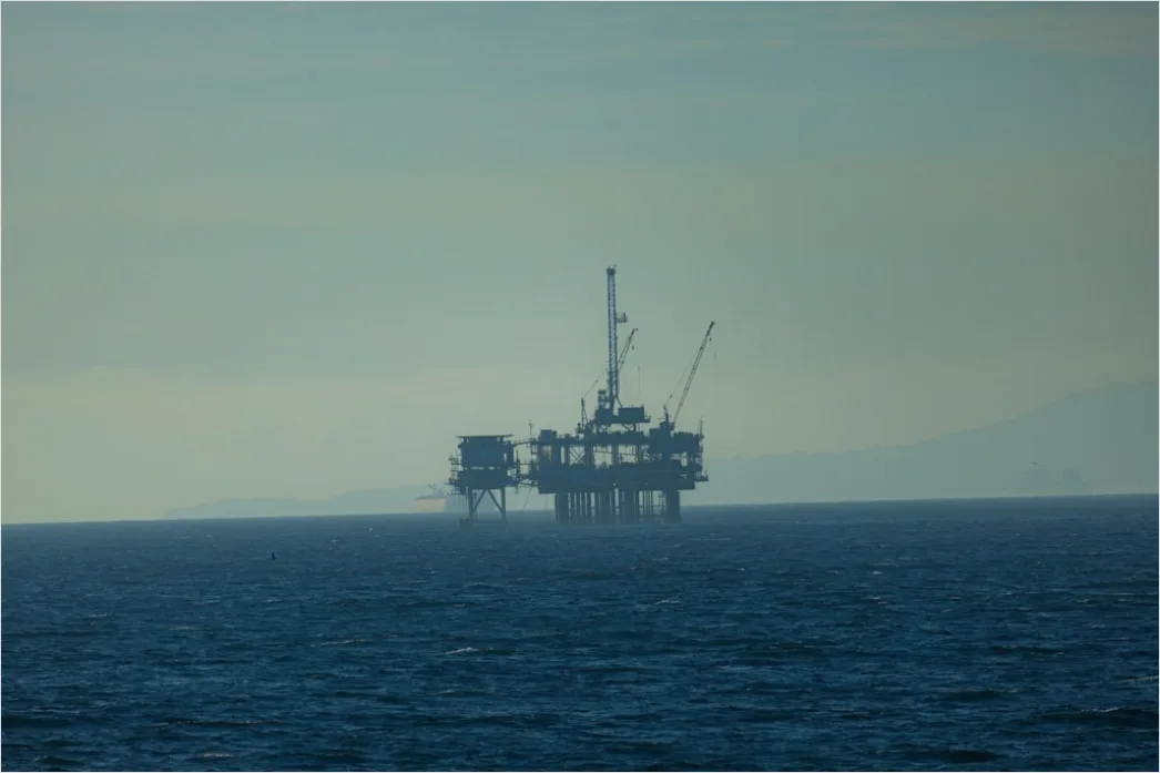 Detail Aerial Offshore Platforms Number 7