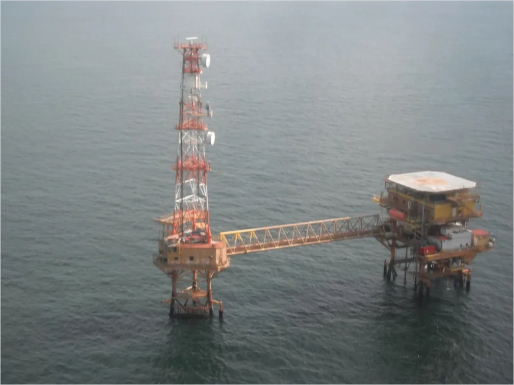 Detail Aerial Offshore Platforms Number 10