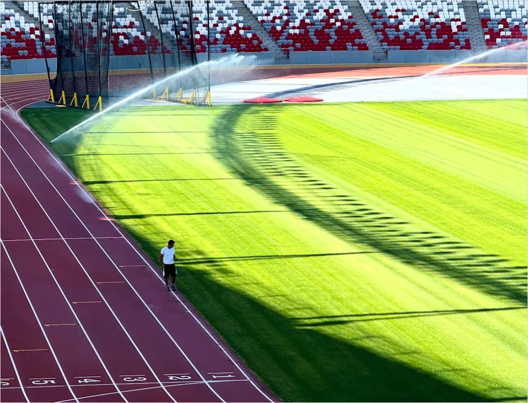 Detail Aerial Runners Track Stadium Number 12