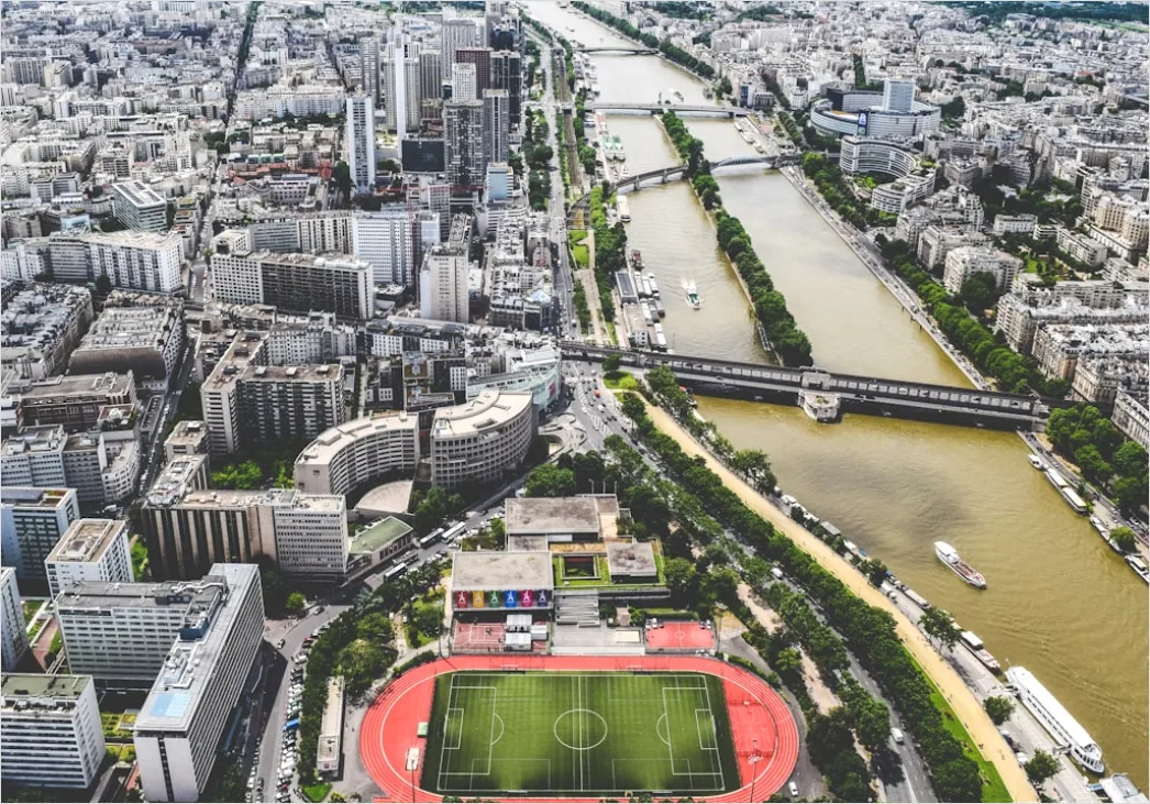 Detail Aerial Runners Track Stadium Number 18