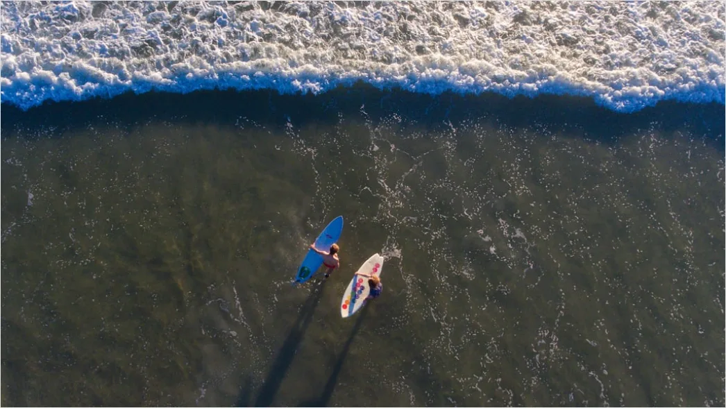 Detail Aerial Surfers Lineup From Above Number 3