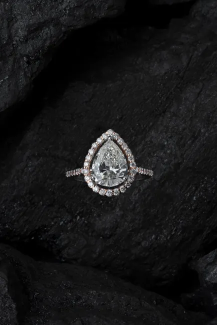 Detail Diamond Ring Close Up Number 17