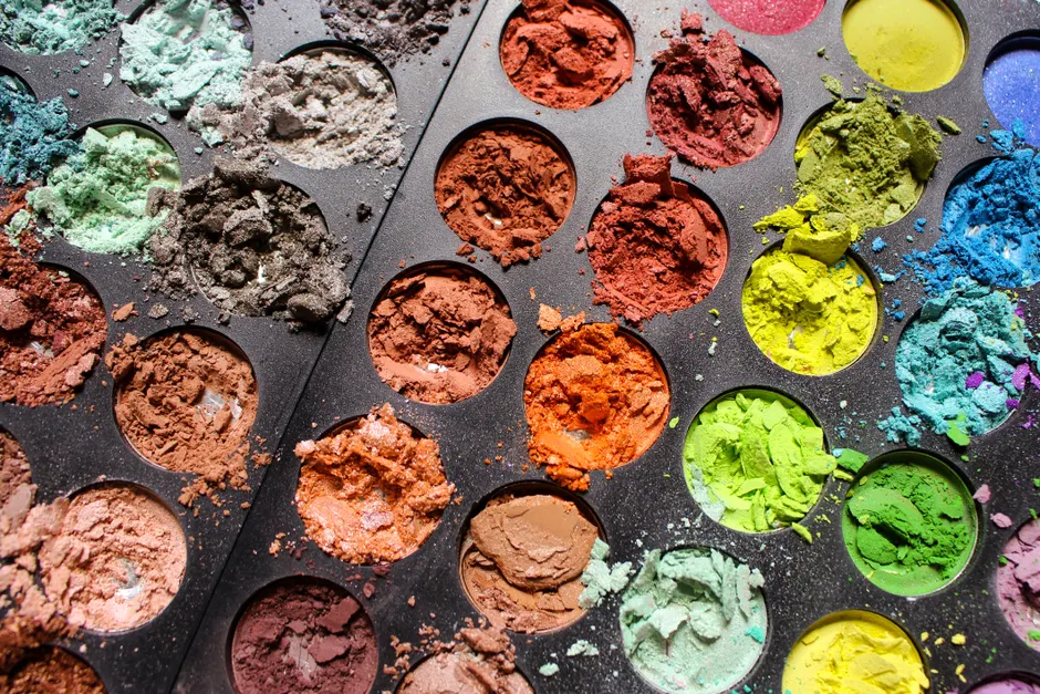Detail Eyeshadow Swatch Close Up Number 16