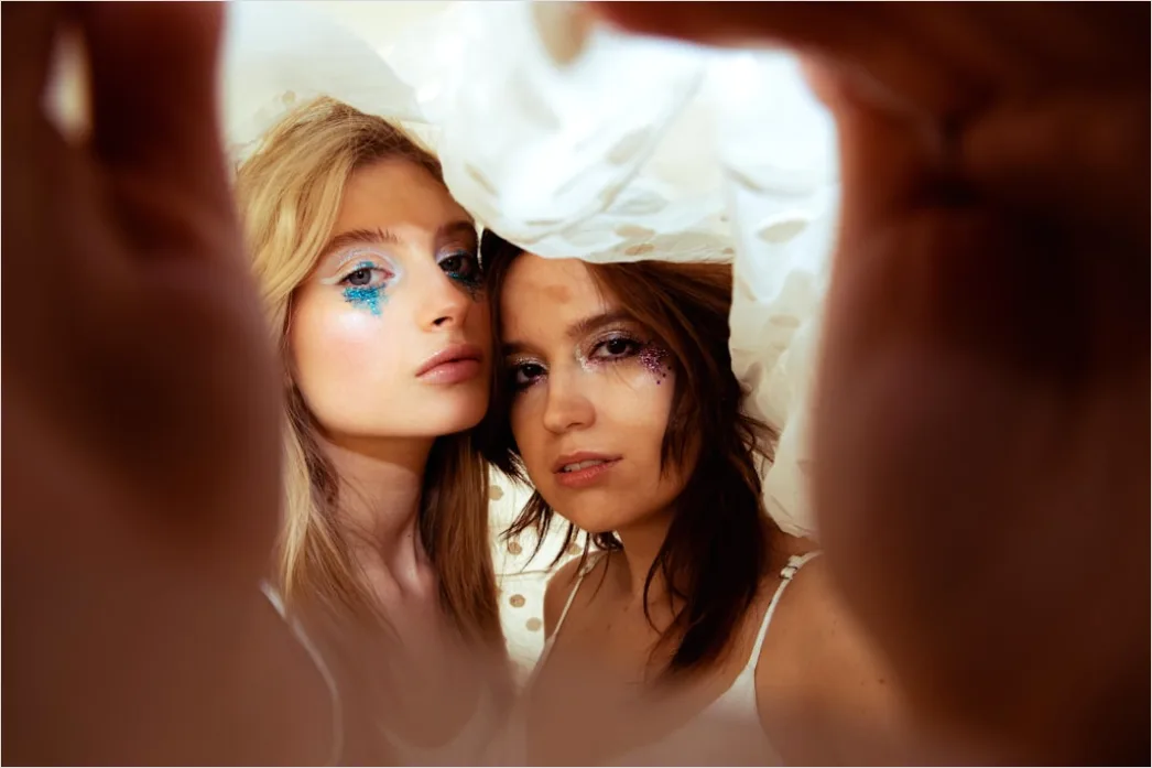 Glitter Makeup Close Up B803