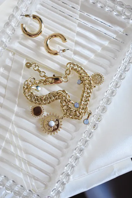 Detail Gold Jewelry Close Up Number 10