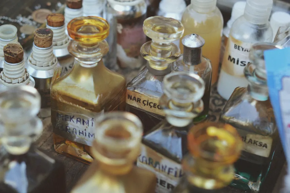 Perfume Bottle Close Up E884