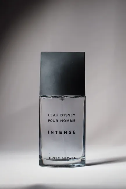 Detail Perfume Bottle Close Up Number 13