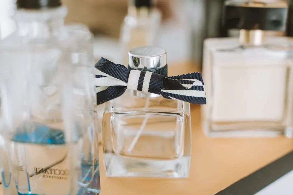 Detail Perfume Bottle Close Up Number 7