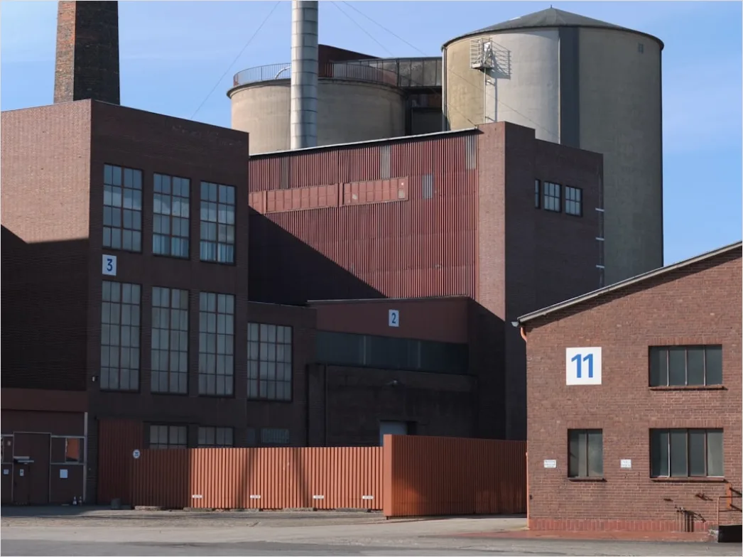 Alte Fabrik Fassade Ziegel Industriearchitektur 999d