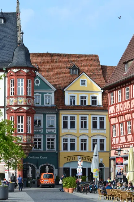 Detail Altstadt Häuserreihe Mit Blumenkästen Number 11