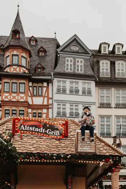Detail Altstadt Häuserreihe Mit Blumenkästen Number 18
