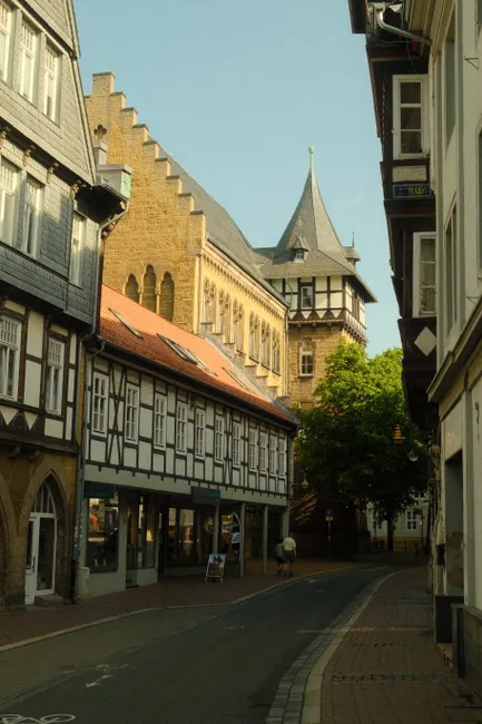 Detail Altstadt Häuserreihe Mit Blumenkästen Number 6