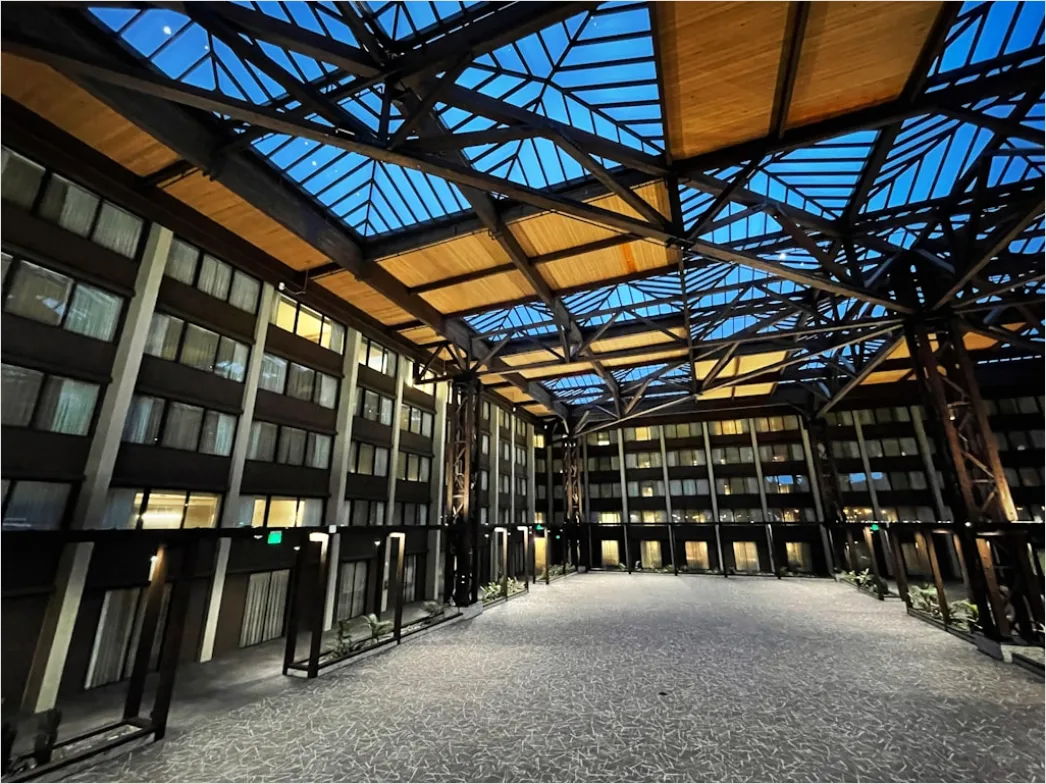 Detail Atrium Innenarchitektur Mit Glasdach Number 12