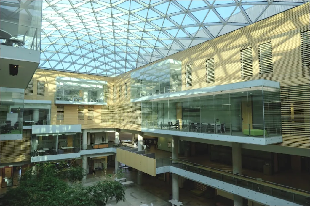 Detail Atrium Innenarchitektur Mit Glasdach Number 4