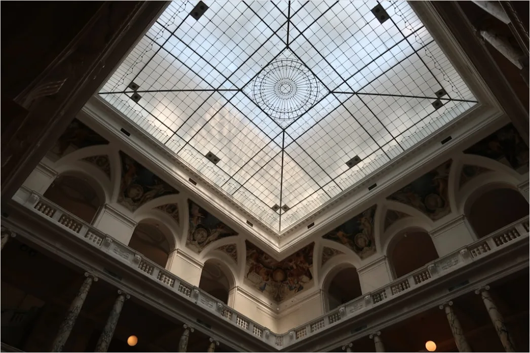 Detail Atrium Innenarchitektur Mit Glasdach Number 5