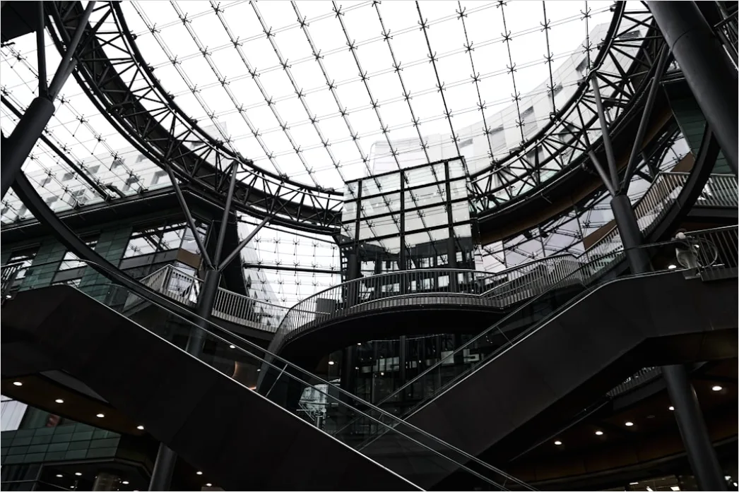 Detail Atrium Innenarchitektur Mit Glasdach Number 10