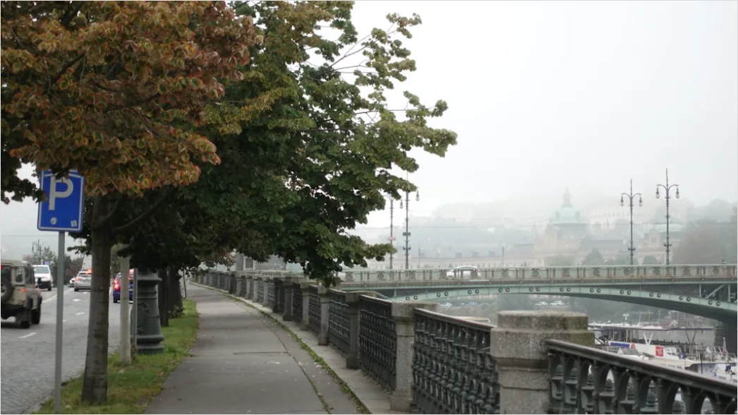 Detail Bogenbrücke über Fluss Nebelstimmung Number 15