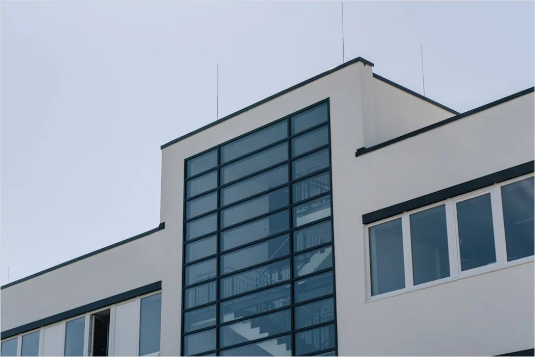 Detail Bürogebäude Außenansicht Für Unternehmensprofil Number 2
