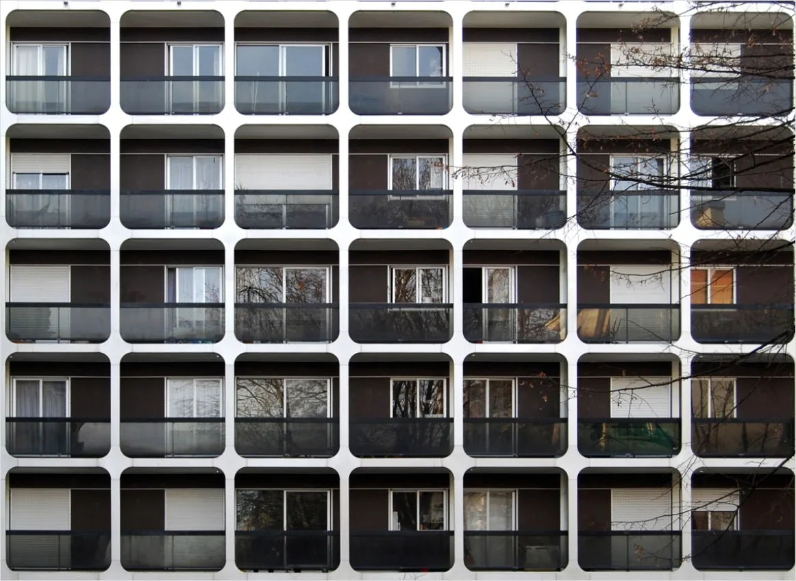 Detail Fassade Fensterreihen Symmetrie Perspektive Number 15