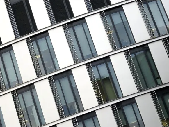 Detail Fassade Fensterreihen Symmetrie Perspektive Number 8