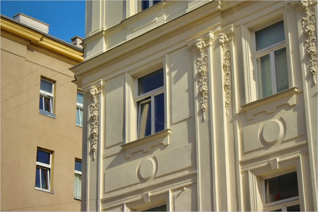 Detail Fassade Mit Bogenfenstern Altbau Detail Number 2