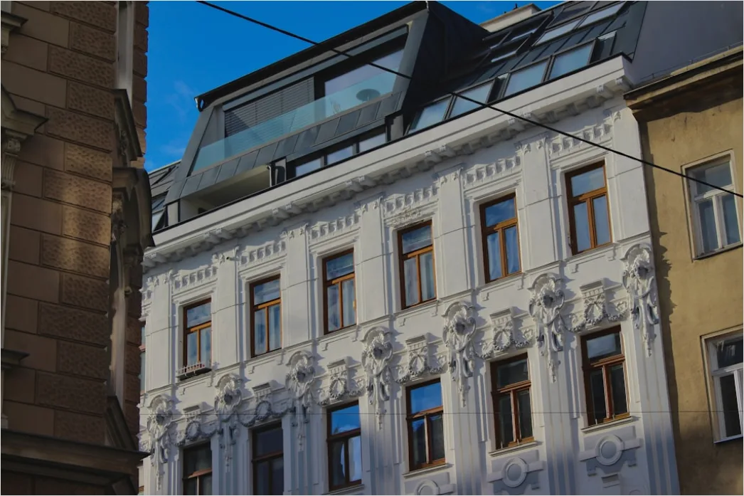 Detail Fassade Mit Bogenfenstern Altbau Detail Number 7