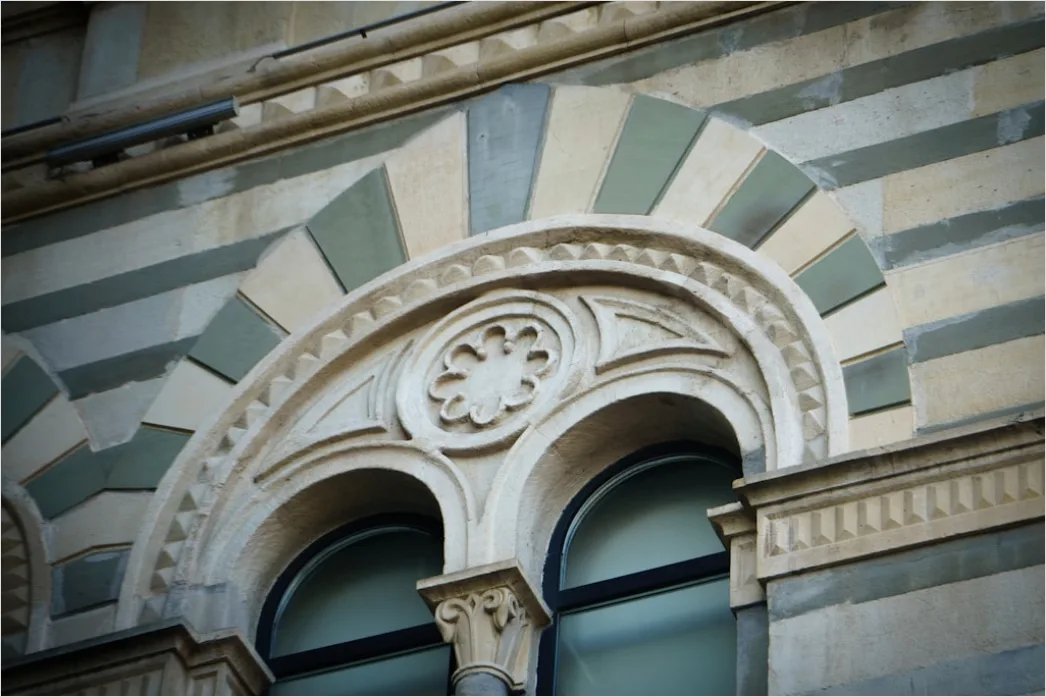 Detail Fassade Mit Ornamenten Historische Detailaufnahme Number 6