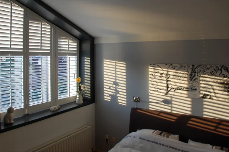 Detail Fensterfront Innenraum Licht Und Schatten Number 8