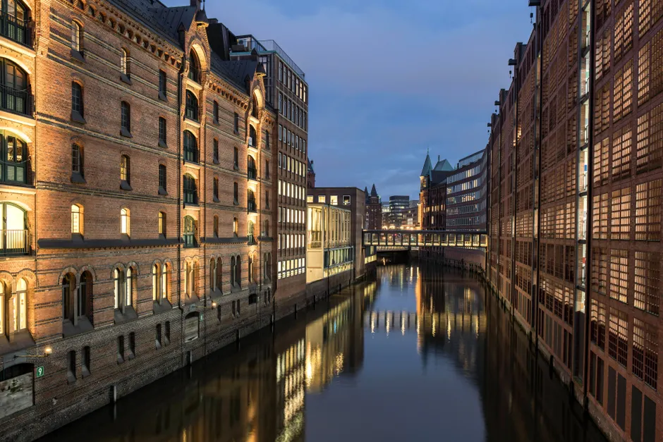 Detail Hamburger Speicherstadt Bei Blauem Licht Number 2