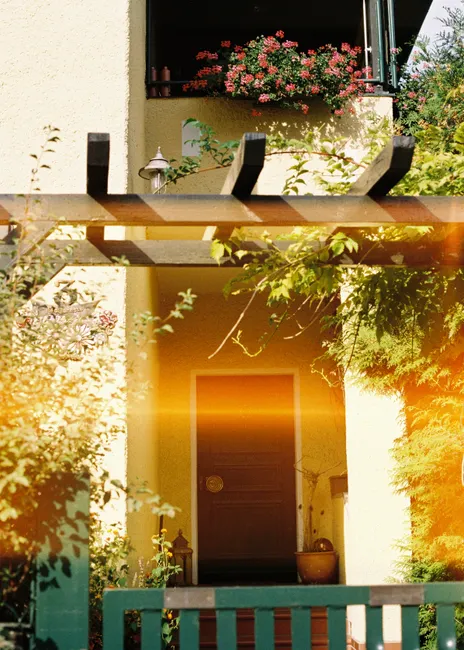 Detail Haus Eingangstür Modern Mit Vordach Number 19