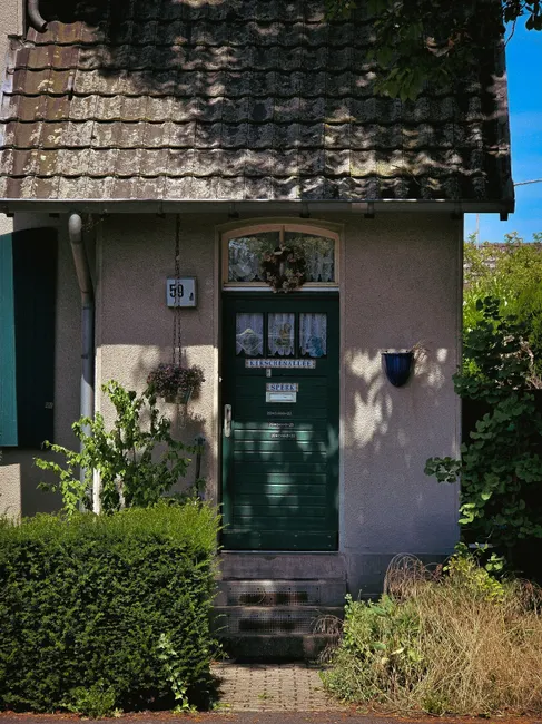 Detail Haus Eingangstür Modern Mit Vordach Number 7