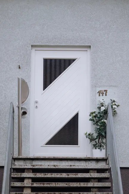 Detail Haus Eingangstür Modern Mit Vordach Number 10