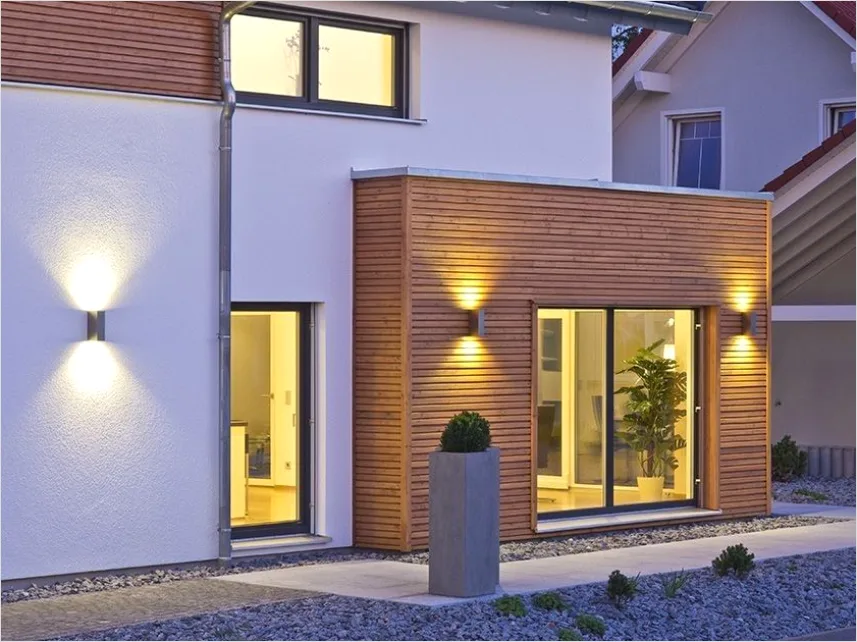 Detail Hausfassade Abends Beleuchtet Warmes Licht Number 13