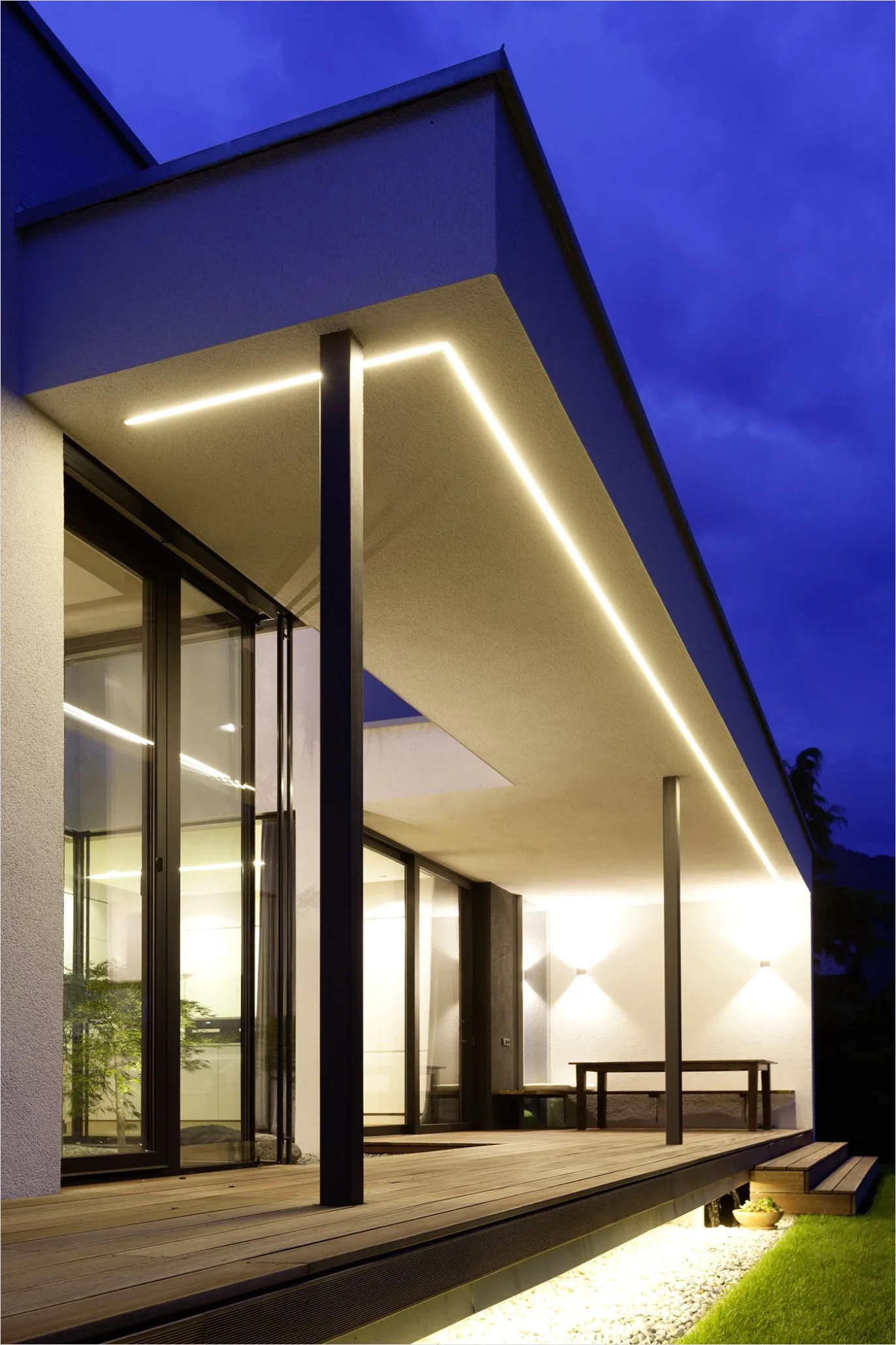 Detail Hausfassade Abends Beleuchtet Warmes Licht Number 7
