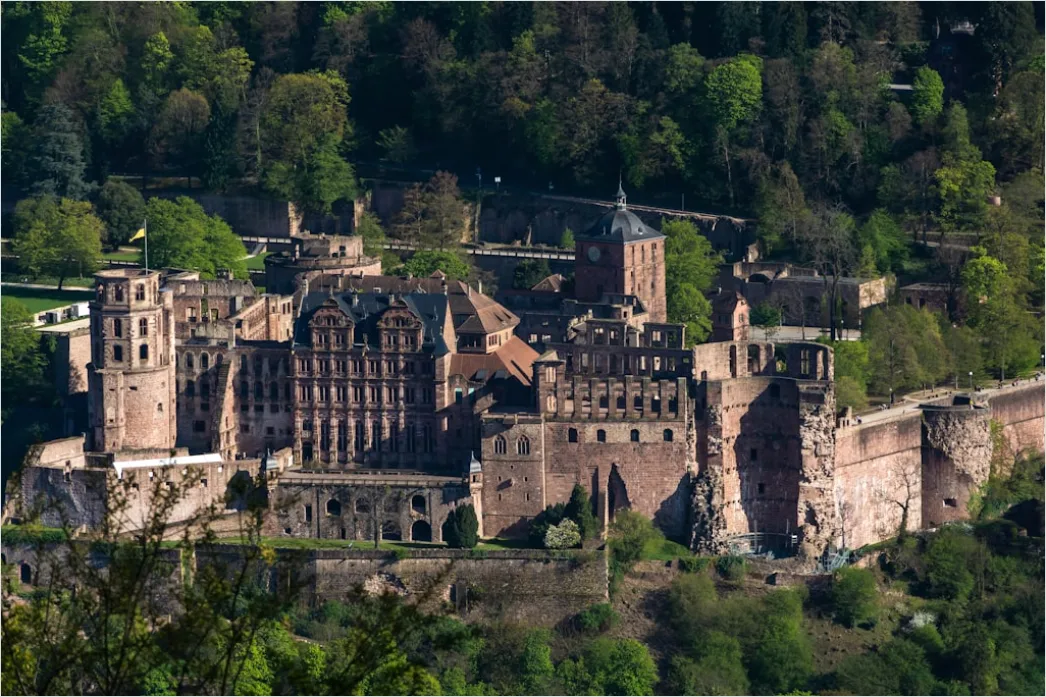 Detail Heidelberger Schloss Ruine über Stadt Number 2