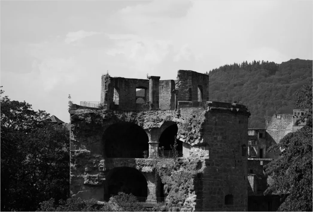 Detail Heidelberger Schloss Ruine über Stadt Number 3