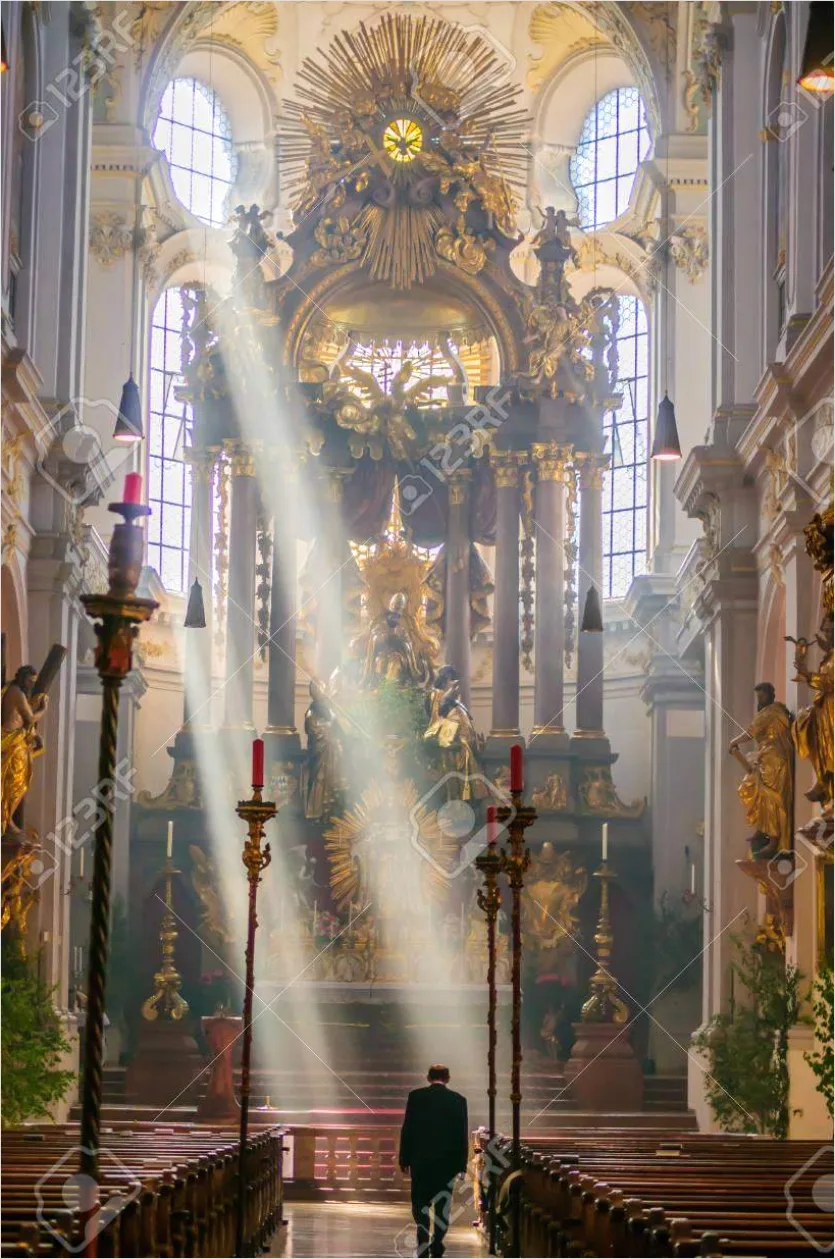 Detail Kirche Innenraum Lichtstrahlen Durch Fenster Number 4