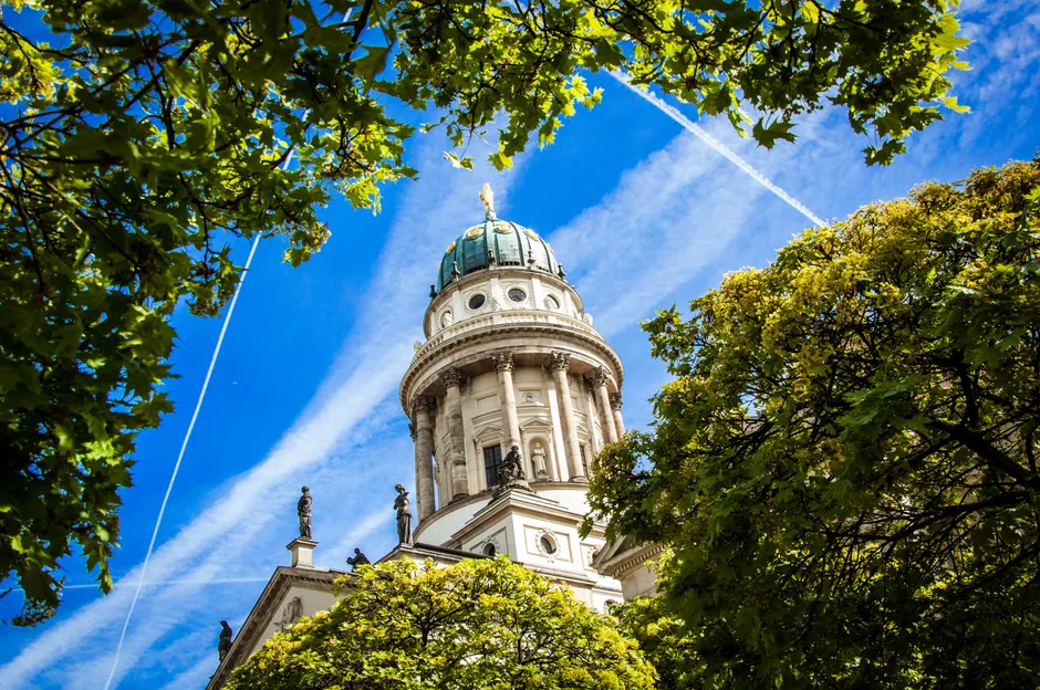 Detail Kirche Turm Spitze Gegen Blauen Himmel Number 11