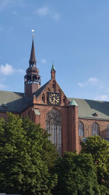 Detail Kirche Turm Spitze Gegen Blauen Himmel Number 7