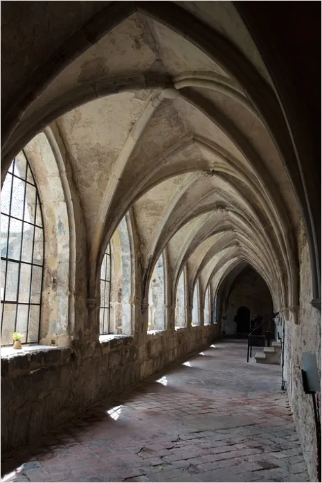 Detail Kreuzgang Kloster Hof Perspektive Number 8