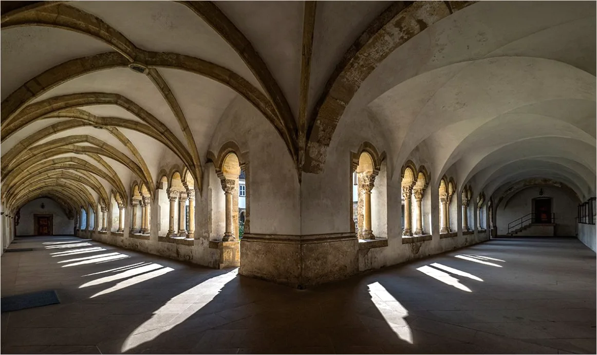 Detail Kreuzgang Kloster Hof Perspektive Number 3