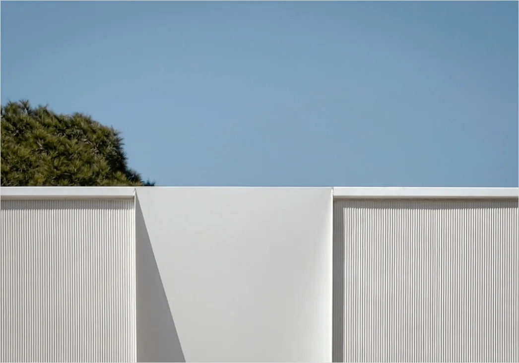 Detail Minimalistisches Haus Weiß Fassade Flachdach Number 2