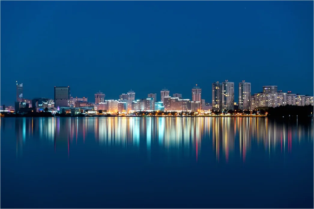 Detail Moderne Stadt Skyline Bei Nacht Beleuchtet Number 20