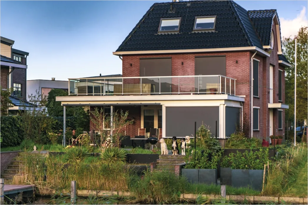 Detail Modernes Einfamilienhaus Mit Großer Glasfront Number 16