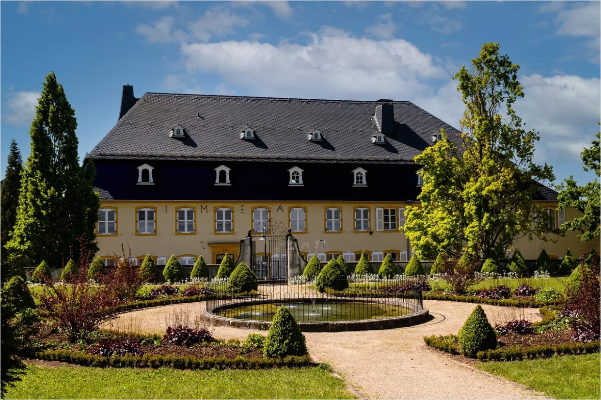 Detail Schloss Parkanlage Mit Spiegelteich Number 8