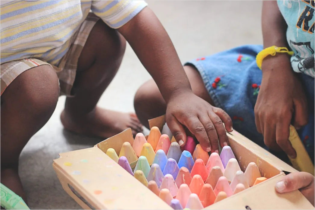 Detail Child Drawing With Crayons Early Learning Number 8