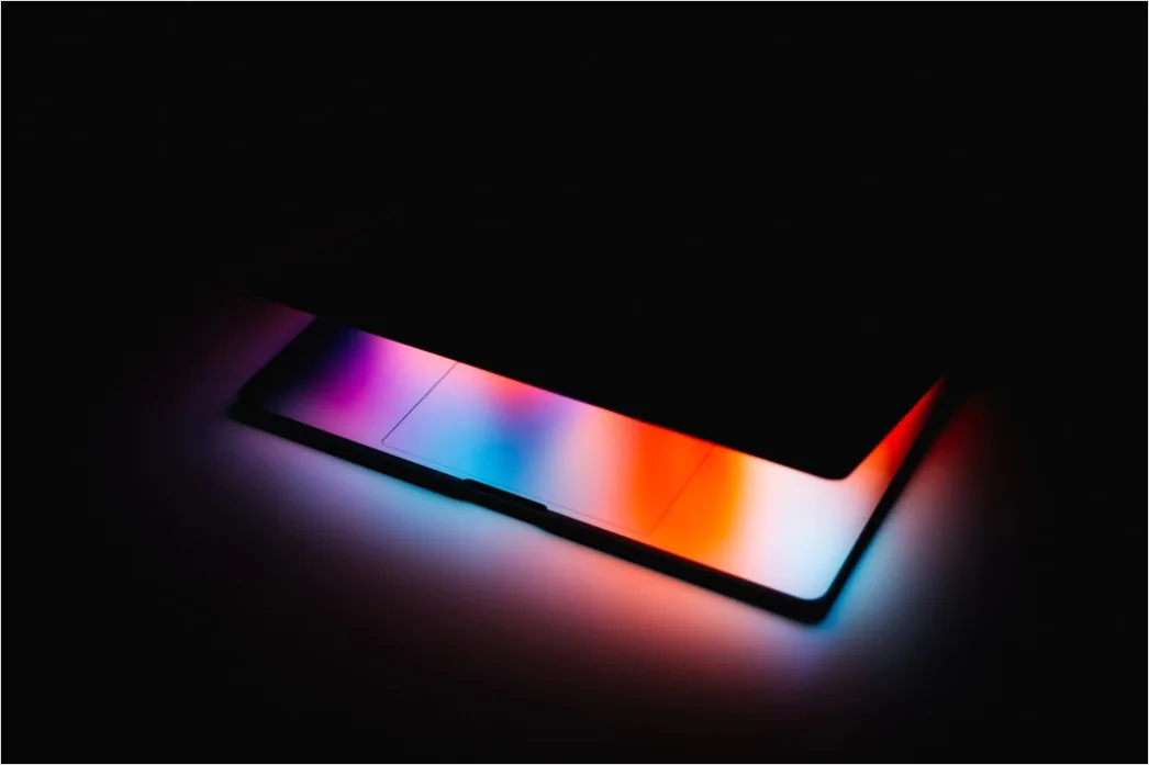 Detail Foldable Phone Concept Product Shot Closeup Number 11