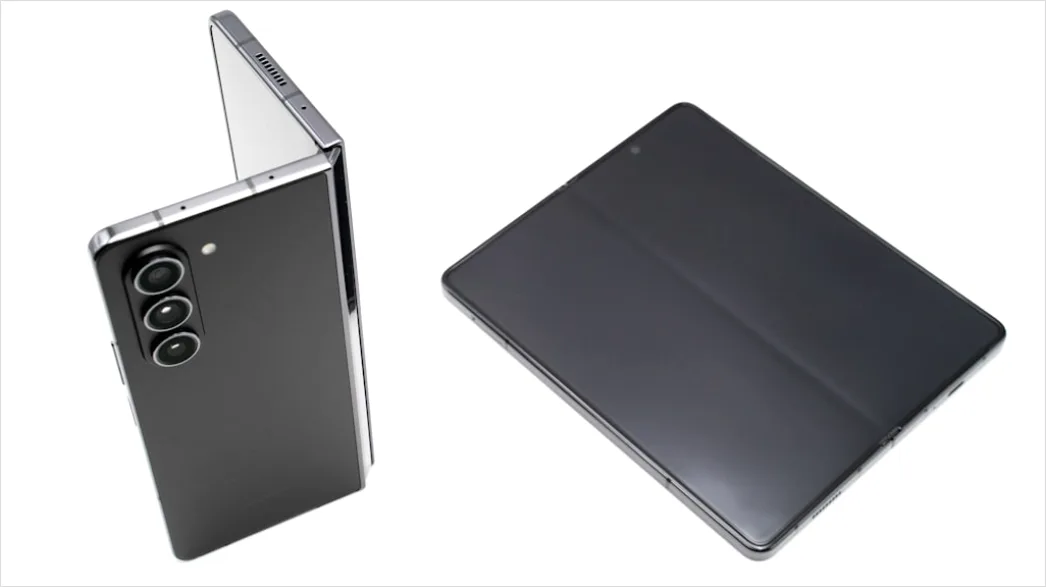 Detail Foldable Phone Concept Product Shot Closeup Number 14